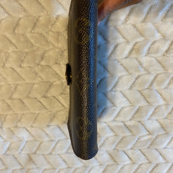 Louis Vuitton monogram kisslock wallet- FULL INCLUSION - Picture 7 of 16